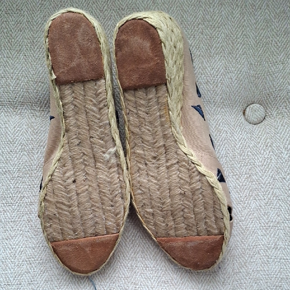 Lauren Ralph Lauren Tan Canvas Flats with Navy Sailboat Embroidery - Picture 5 of 7